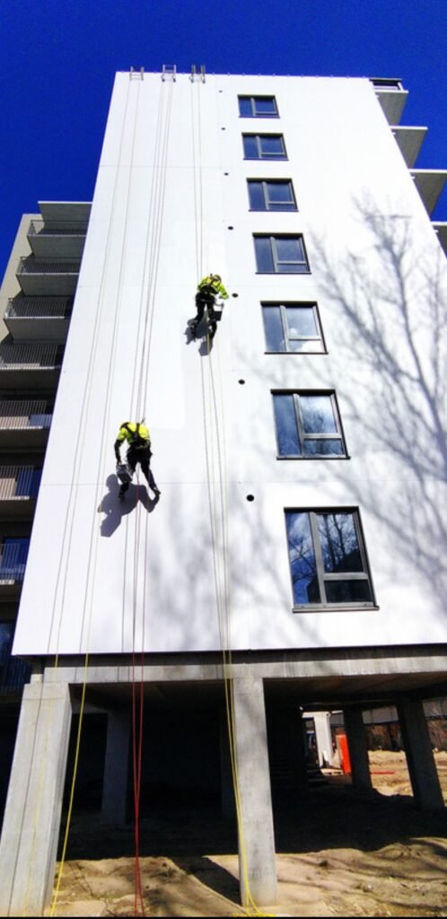 Fasadų plovimas ir dažymas